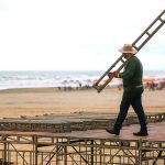 Árvore de Natal de 45 metros começa a ser montada em Praia Grande 2022 - blog da Construtora JR e Garcia - a sua construtora em Praia Grande (1)
