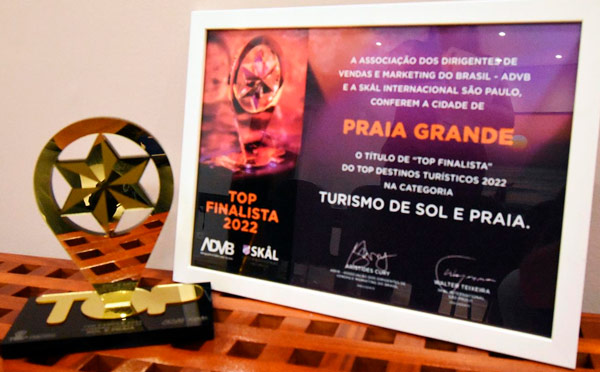 Praia Grande é campeã do Prêmio Top Destinos Turísticos 2022. Praia Grande recebeu o troféu da categoria de Turismo de Sol e Praia ao vencer as cidades de Peruíbe e Ubatuba na final.